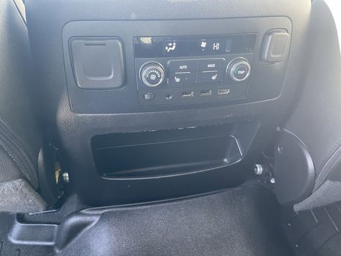 Used 2019 GMC Yukon Denali w/ Denali Ultimate Package image 23