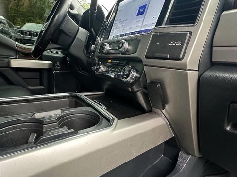 Used 2022 Ford F250 Lariat w/ Lariat Ultimate Package AWD/4WD image 37