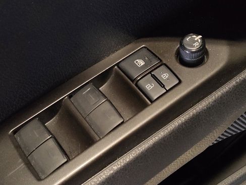 Used 2021 Toyota Camry LE FWD image 27