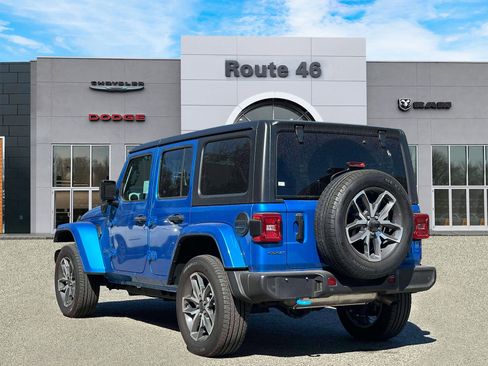 Used 2024 Jeep Wrangler Unlimited w/ Convenience Group image 4