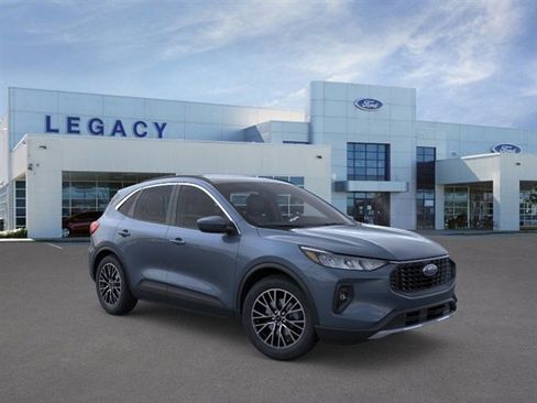 New 2026 Ford Escape SE image 7