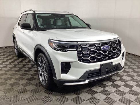 Used 2025 Ford Explorer Platinum w/ Ultimate Package AWD/4WD image 1