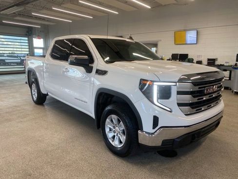Used 2024 GMC Sierra 1500 SLE AWD/4WD image 3