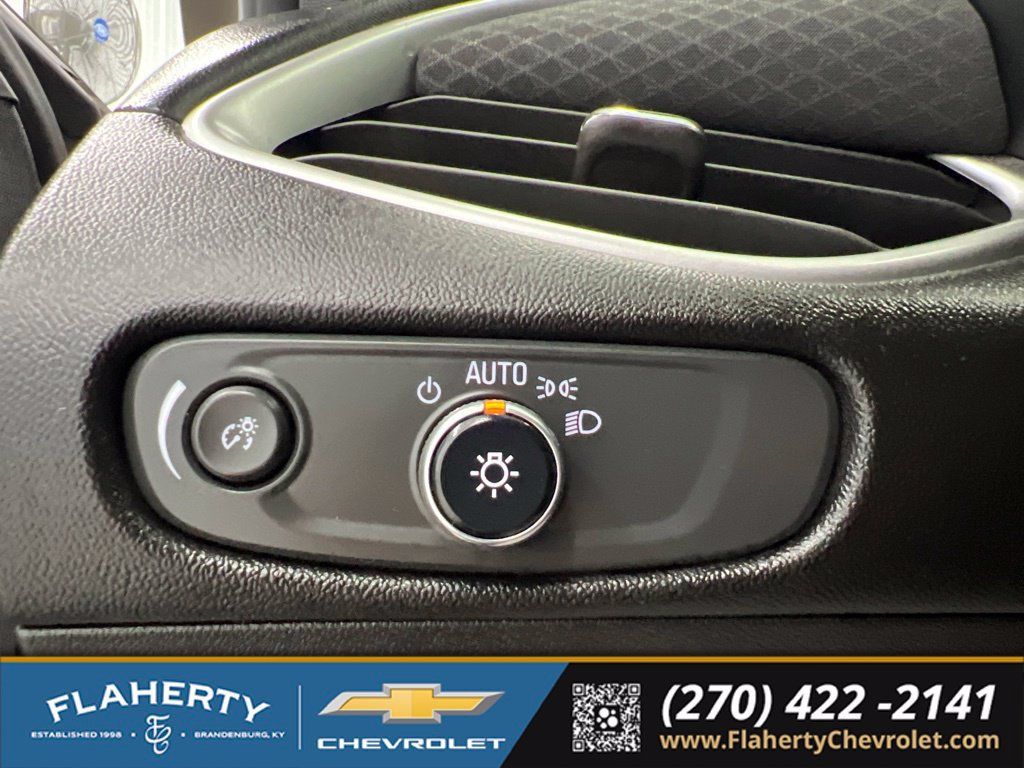 Used 2022 Chevrolet Malibu LS FWD image 21