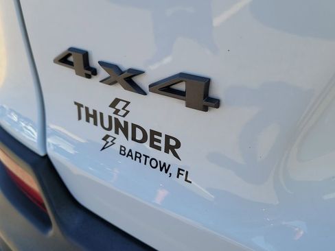 Used 2022 Jeep Cherokee Trailhawk image 8