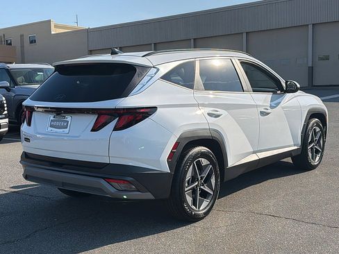 Certified 2025 Hyundai Tucson SEL FWD image 4