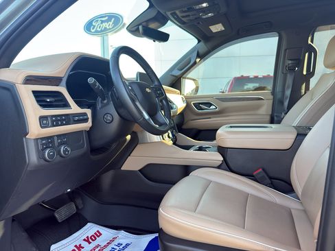 Used 2023 Chevrolet Tahoe Premier AWD/4WD image 12