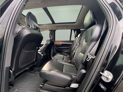 Used 2023 Volvo XC90 B5 Plus image 25