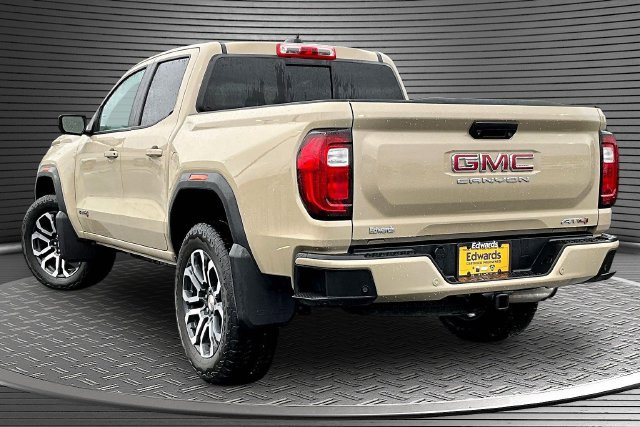 Used 2024 GMC Canyon AT4 w/ AT4 Premium Package AWD/4WD image 4
