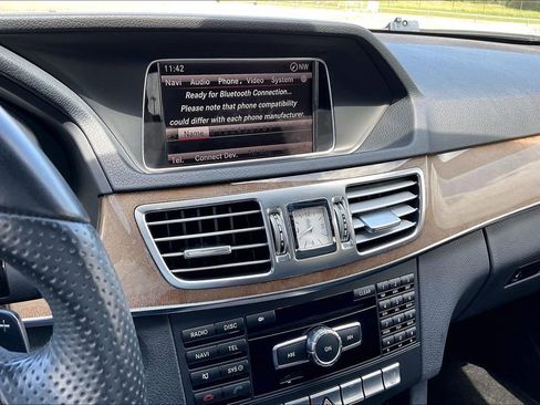 Used 2014 Mercedes-Benz E 350 Sedan image 24