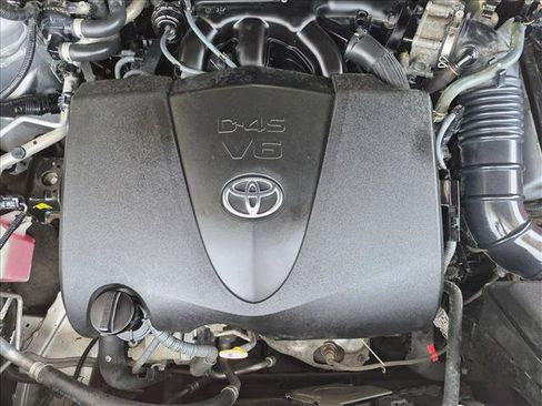 Used 2021 Toyota Highlander LE AWD/4WD image 21