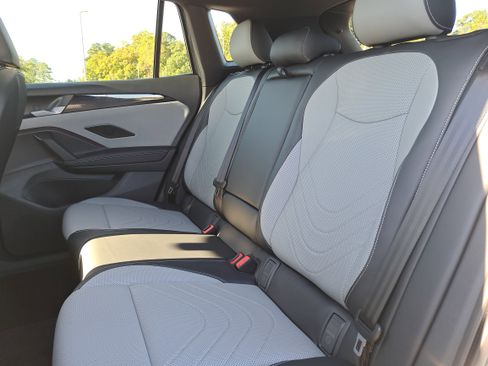 New 2026 Volkswagen Tiguan SE R-Line FWD image 14
