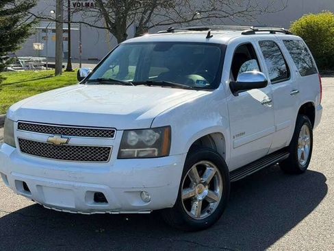 Used 2007 Chevrolet Tahoe LTZ w/ LTZ Preferred Equipment Group image 2