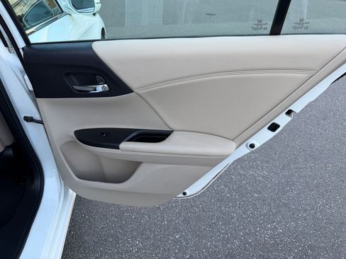 Used 2014 Honda Accord EX image 28