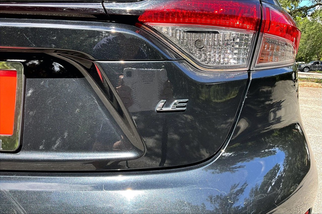 Used 2020 Toyota Corolla LE FWD image 21