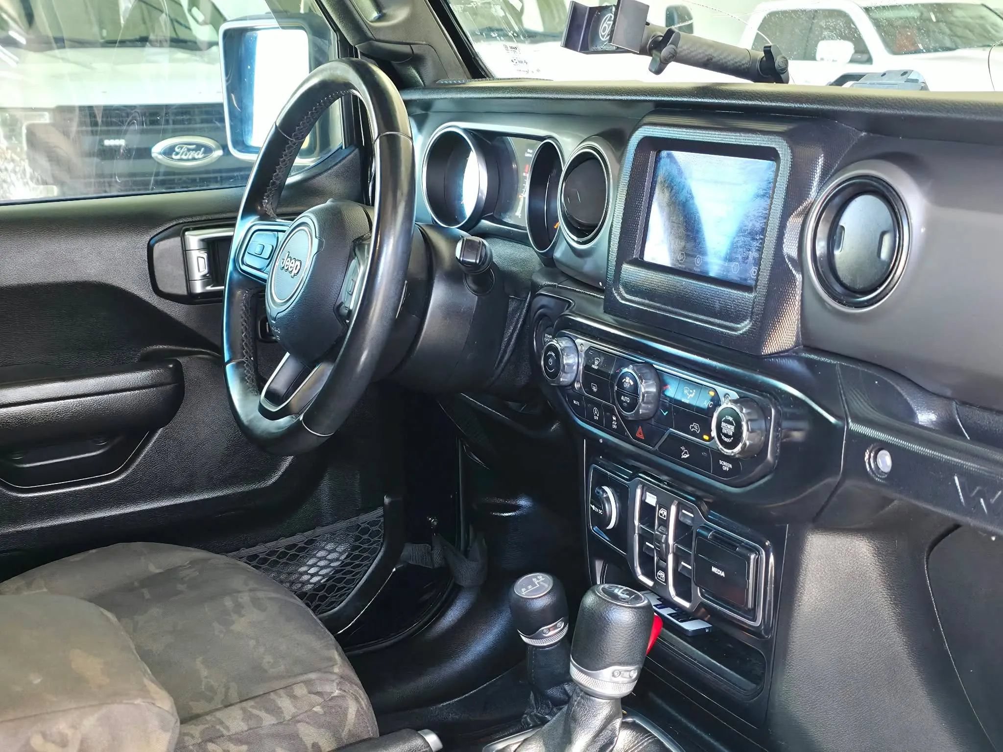 Used 2019 Jeep Wrangler Unlimited Sport S AWD/4WD image 18