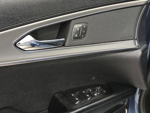 Used 2019 Lincoln Nautilus Select image 22