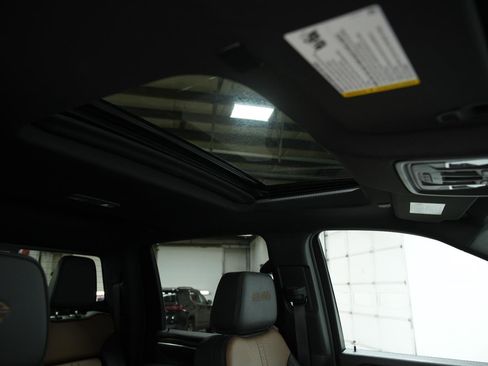 Used 2025 Chevrolet Silverado 2500 High Country w/ High Country Premium Package image 18