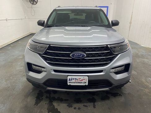 Used 2023 Ford Explorer XLT w/ Equipment Group 202A AWD/4WD image 8