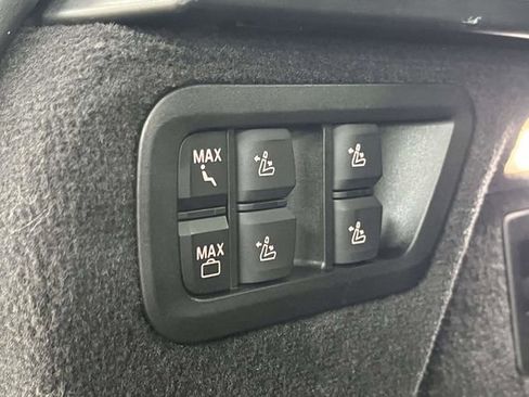 Used 2025 BMW X7 xDrive40i w/ Premium Package AWD/4WD image 28