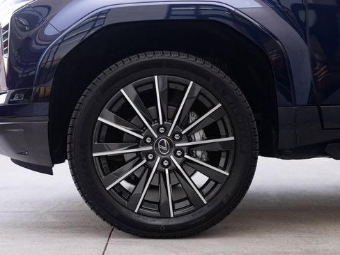 Used 2024 Lexus GX 550 image 5