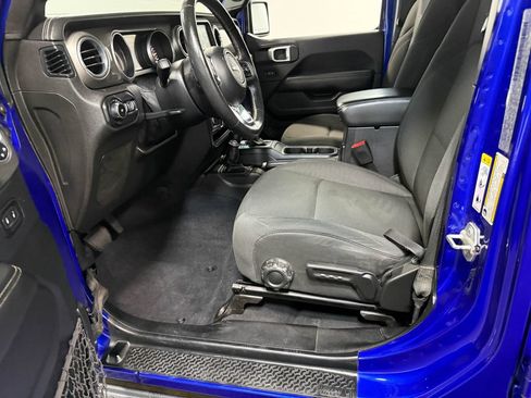 Used 2018 Jeep Wrangler Unlimited Sahara AWD/4WD image 56
