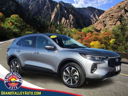 Used 2024 Ford Escape Platinum image 1