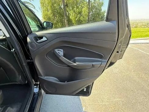 Used 2017 Ford Escape Titanium AWD/4WD image 13