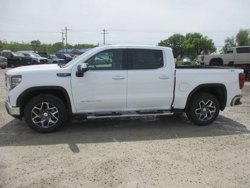 New 2026 GMC Sierra 1500 SLT w/ SLT Premium Package AWD/4WD image 11