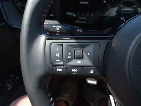 Used 2025 Nissan Kicks SR AWD/4WD image 16