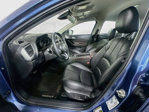 Used 2018 MAZDA MAZDA3 Touring FWD image 13