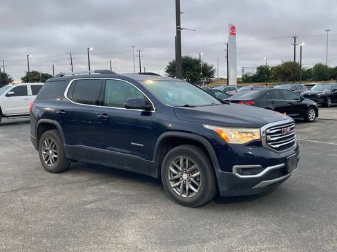 Used 2017 GMC Acadia SLT AWD/4WD image 3