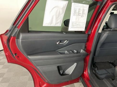 Used 2023 Nissan Pathfinder Platinum image 28