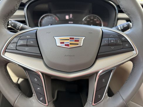 Used 2022 Cadillac XT5 Premium Luxury image 32