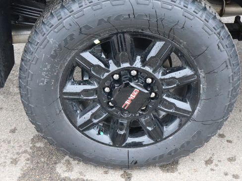 New 2026 GMC Sierra 2500 AT4 w/ AT4 Premium Plus Package AWD/4WD image 17
