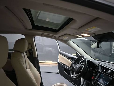 Used 2020 Honda Civic Touring image 40