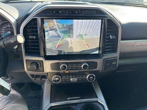 Used 2022 Ford F250 Lariat w/ Black Appearance Package image 11