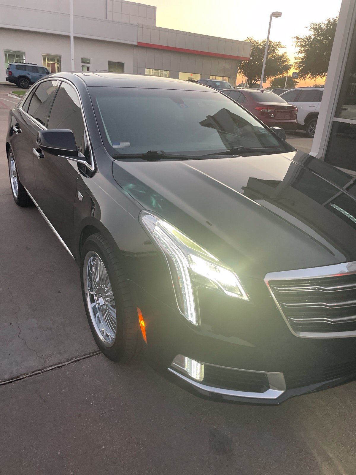 Used 2018 Cadillac XTS Luxury FWD image 4