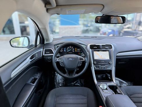 Used 2019 Ford Fusion SE FWD image 23