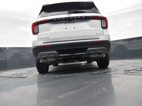 New 2026 Ford Explorer Active w/ Active Comfort Package image 16