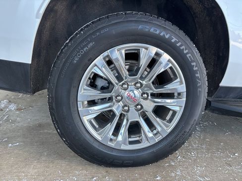 Used 2023 GMC Yukon XL Denali w/ Advanced Technology Package image 43