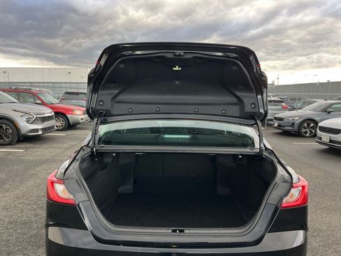 Used 2025 Toyota Camry LE image 30