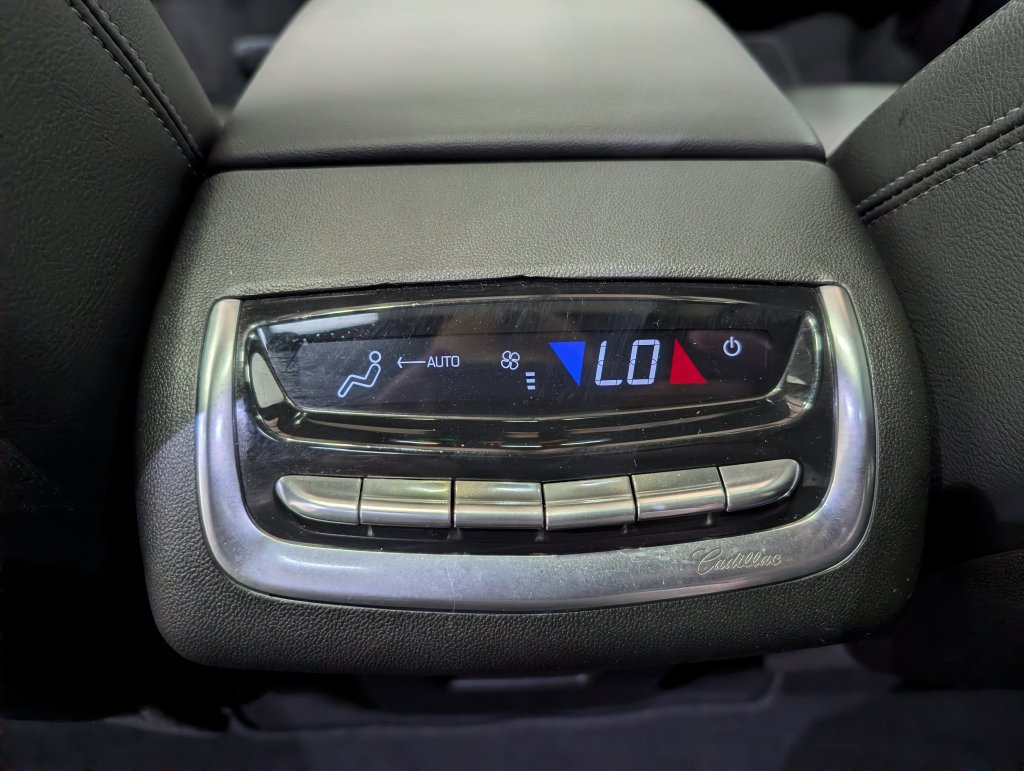Used 2024 Cadillac XT6 Luxury AWD/4WD image 12