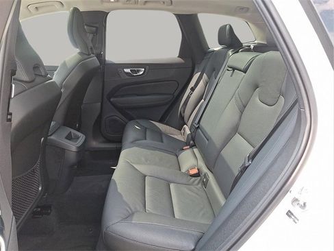 Certified 2025 Volvo XC60 B5 Plus image 8