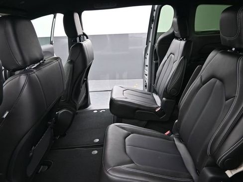 New 2026 Chrysler Voyager LX image 14