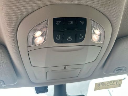 Used 2023 Chrysler Pacifica Touring-L FWD image 40