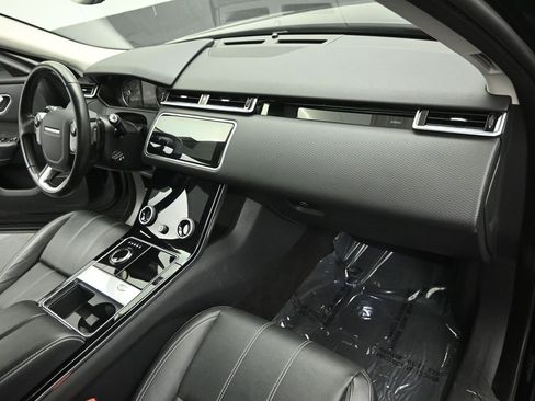Used 2019 Land Rover Range Rover Velar S image 28