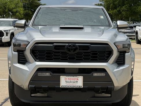Used 2024 Toyota Tacoma TRD Sport w/ TRD Sport Upgrade Package AWD/4WD image 8