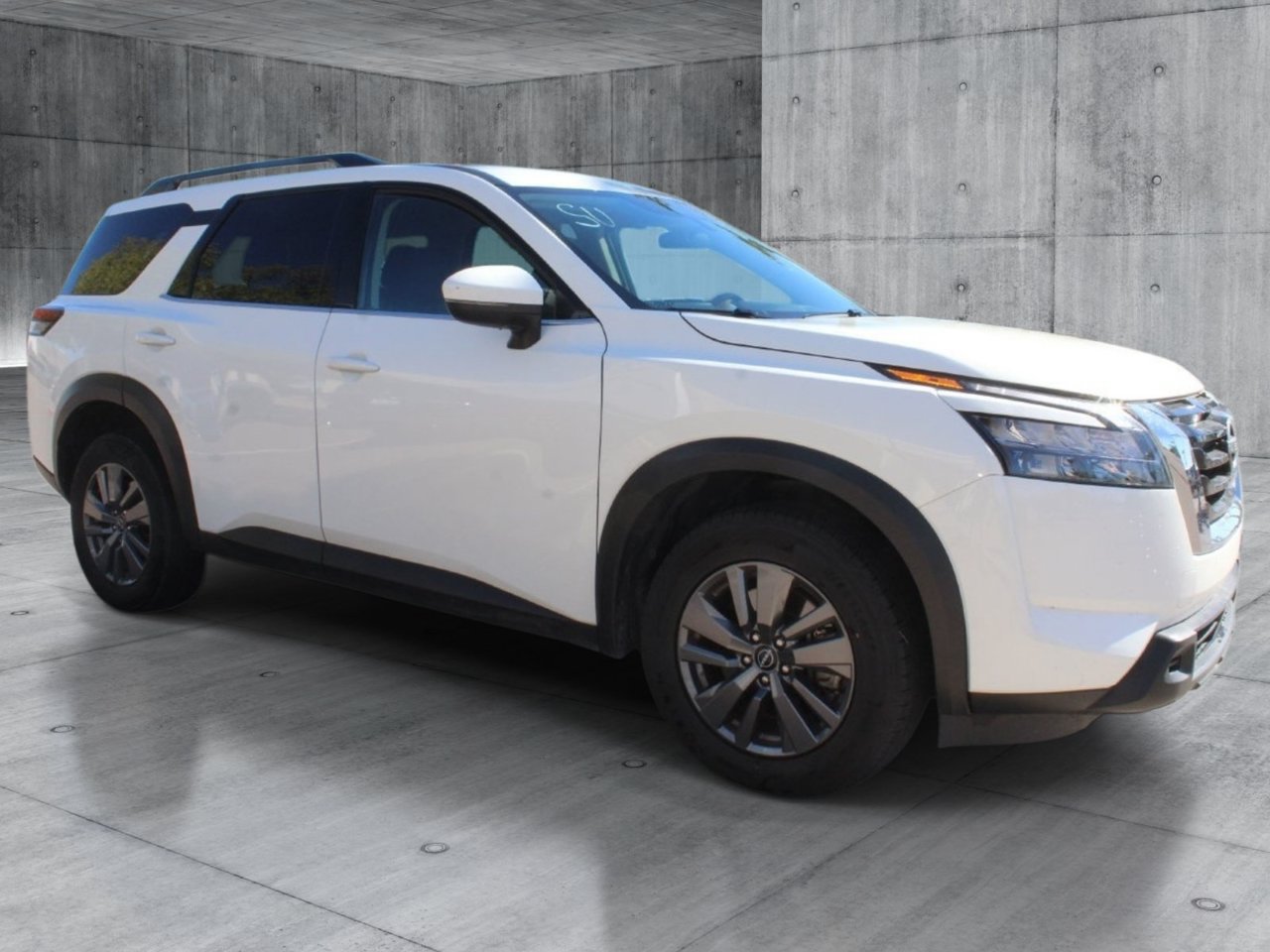 Used 2024 Nissan Pathfinder SV FWD image 9