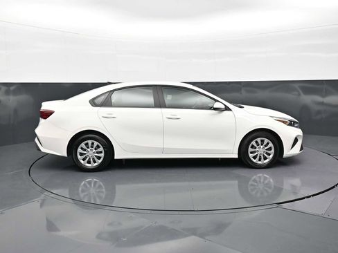 Used 2024 Kia Forte LX FWD image 4